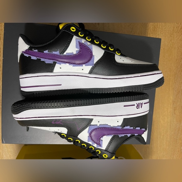 NWT Custom Limited Edition Nike AF1’s Wmn Size 5 - Picture 9 of 12